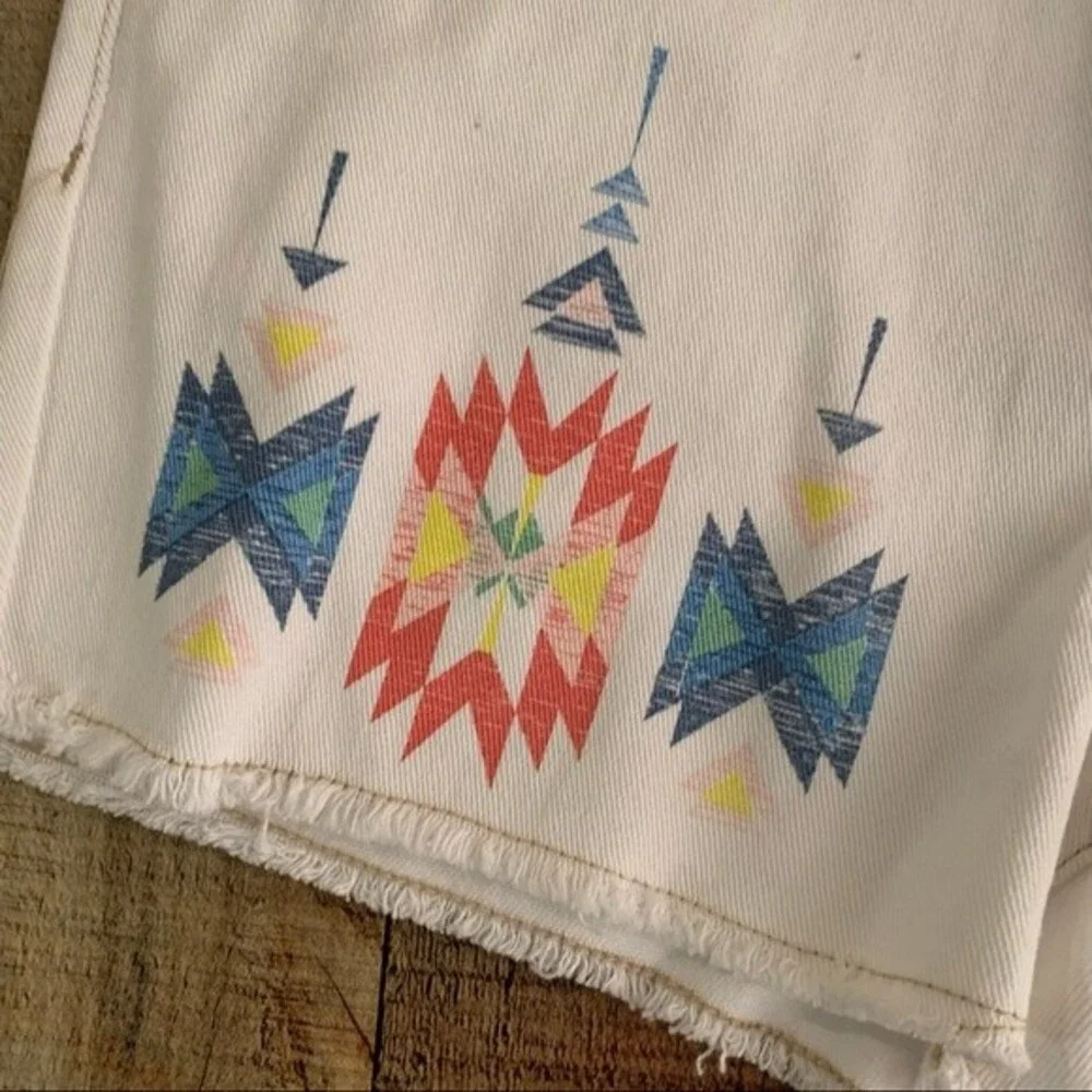 Lucky brand girls white shorts with tribal design - 16